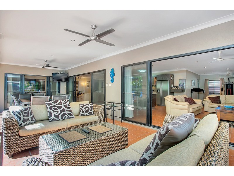 Palm Cove QLD 4879