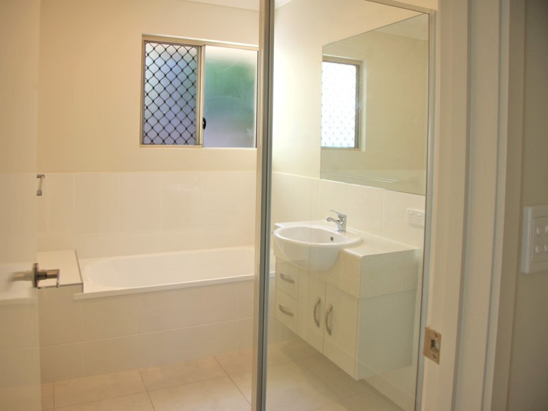 38 St Crispin Street, Clifton Beach QLD 4879