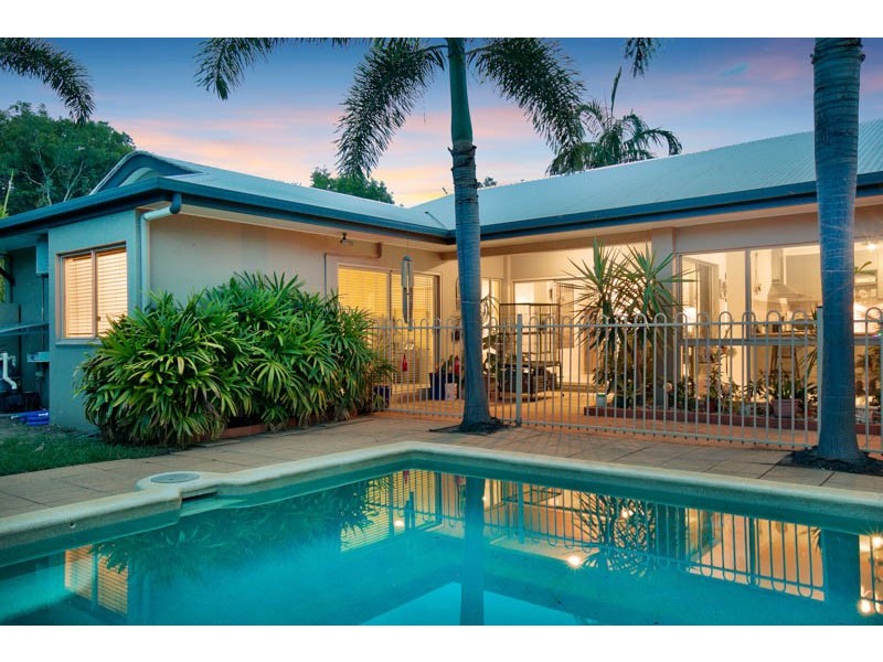 Clifton Beach QLD 4879