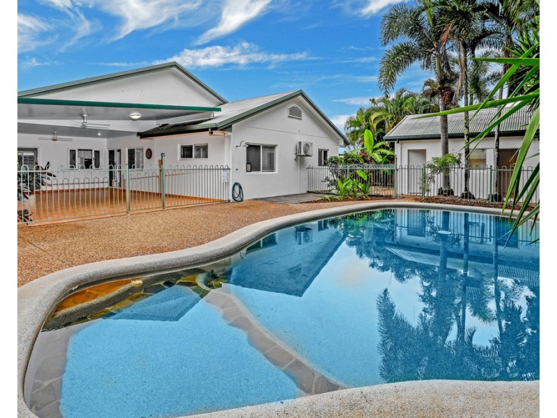 27 Bramble Street, Clifton Beach QLD 4879