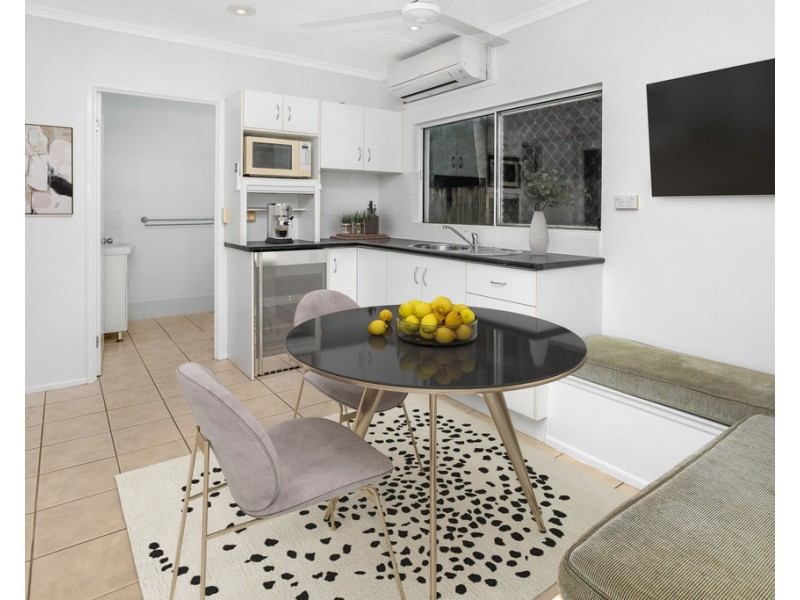 27 Bramble Street, Clifton Beach QLD 4879