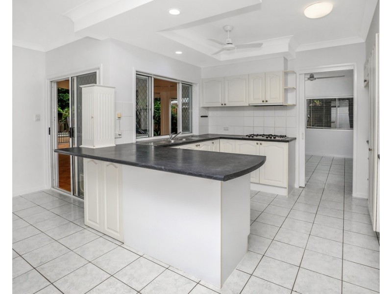 27 Bramble Street, Clifton Beach QLD 4879
