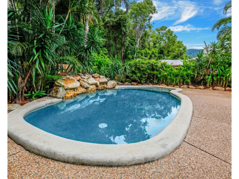27 Bramble Street, Clifton Beach QLD 4879
