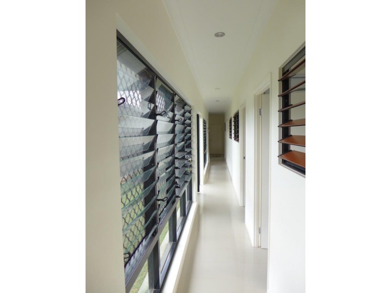 111 Xavier Herbert Drive, Redlynch QLD 4870