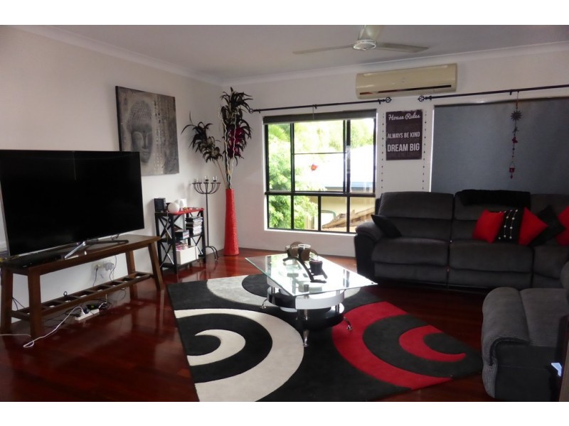 16 Lookout Terrace, Trinity Beach QLD 4879