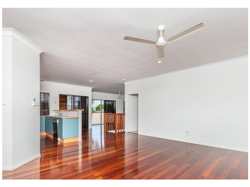 16 Lookout Terrace, Trinity Beach QLD 4879