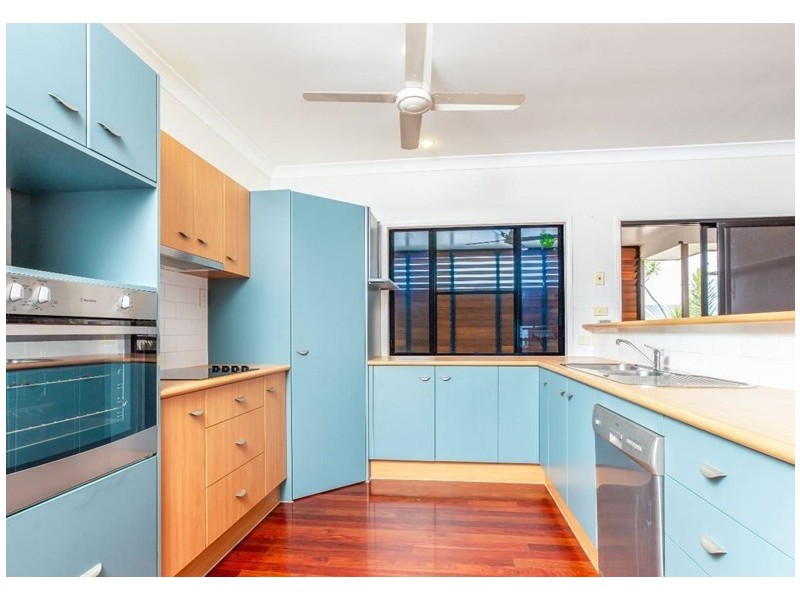 16 Lookout Terrace, Trinity Beach QLD 4879