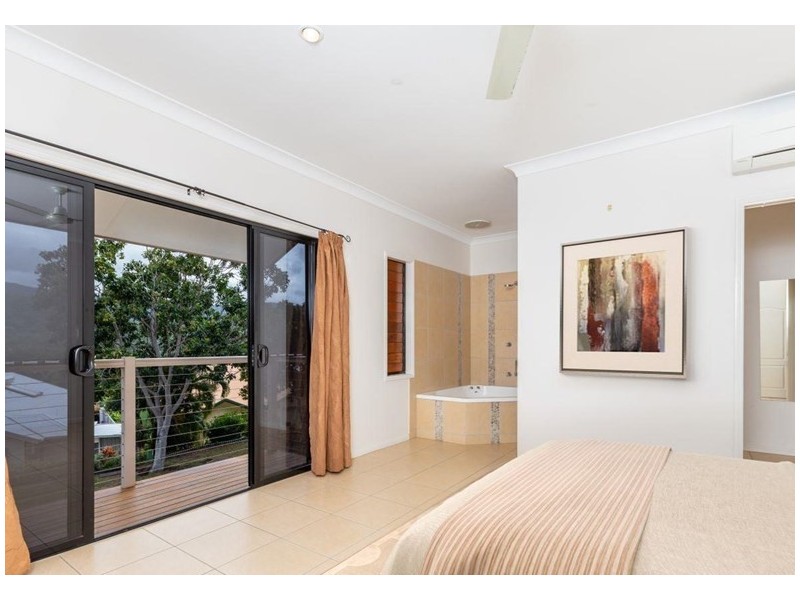 16 Lookout Terrace, Trinity Beach QLD 4879