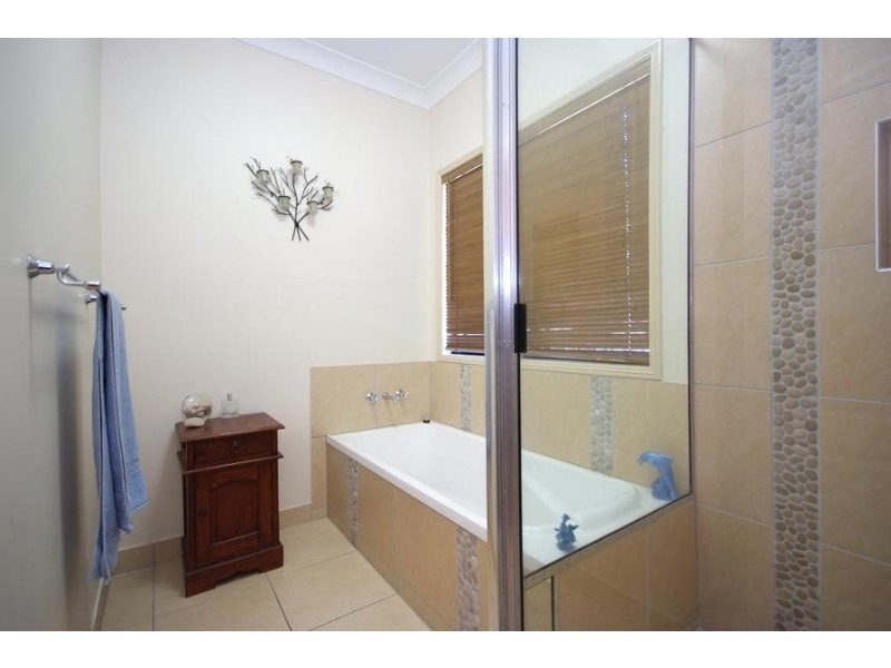 16 Lookout Terrace, Trinity Beach QLD 4879