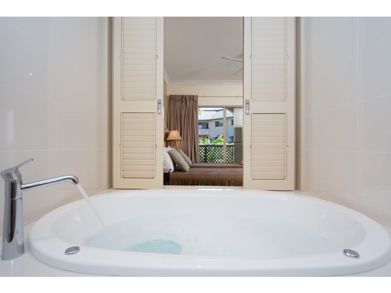 Westcourt QLD 4870