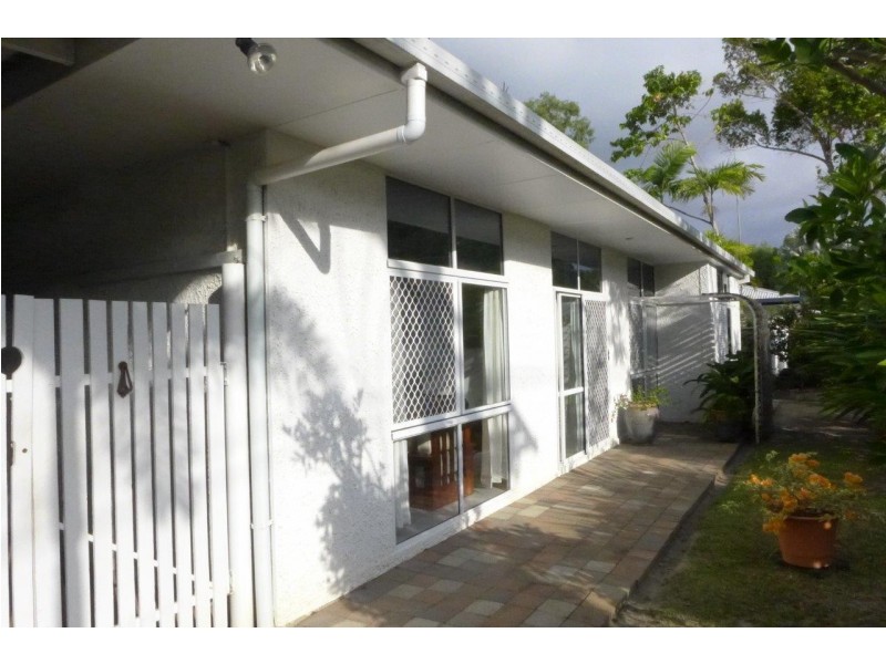 46 Satellite St, Clifton Beach QLD 4879