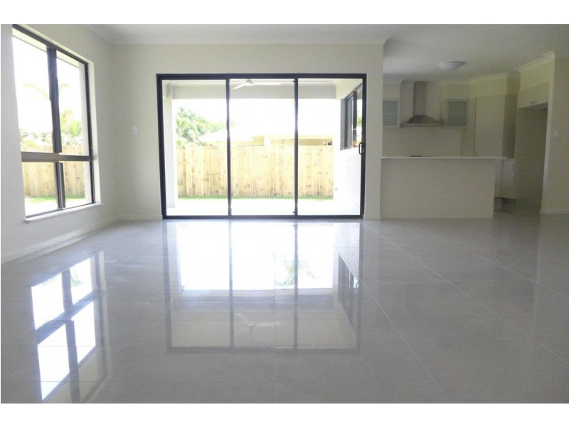 17 Como Close, Kewarra Beach QLD 4879