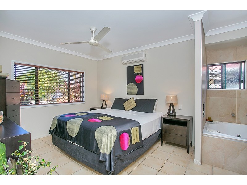 Kewarra Beach QLD 4879