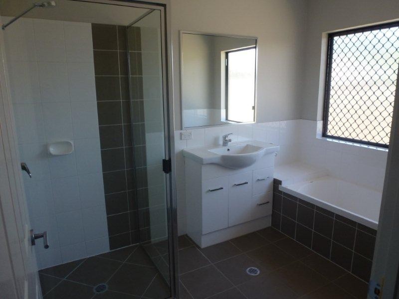 86 Roberts Drive, Trinity Beach QLD 4879