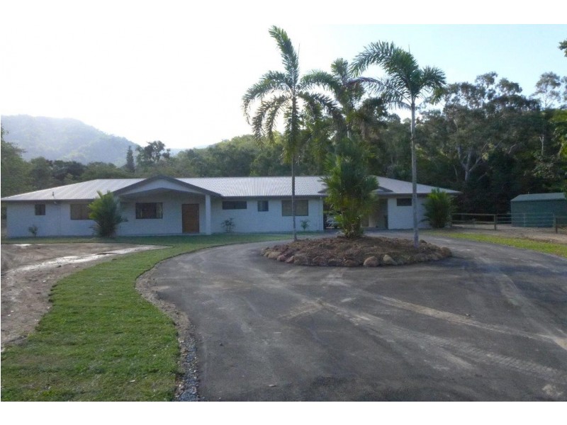 28 Evergreen St, Clifton Beach QLD 4879