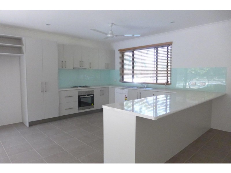 28 Evergreen St, Clifton Beach QLD 4879