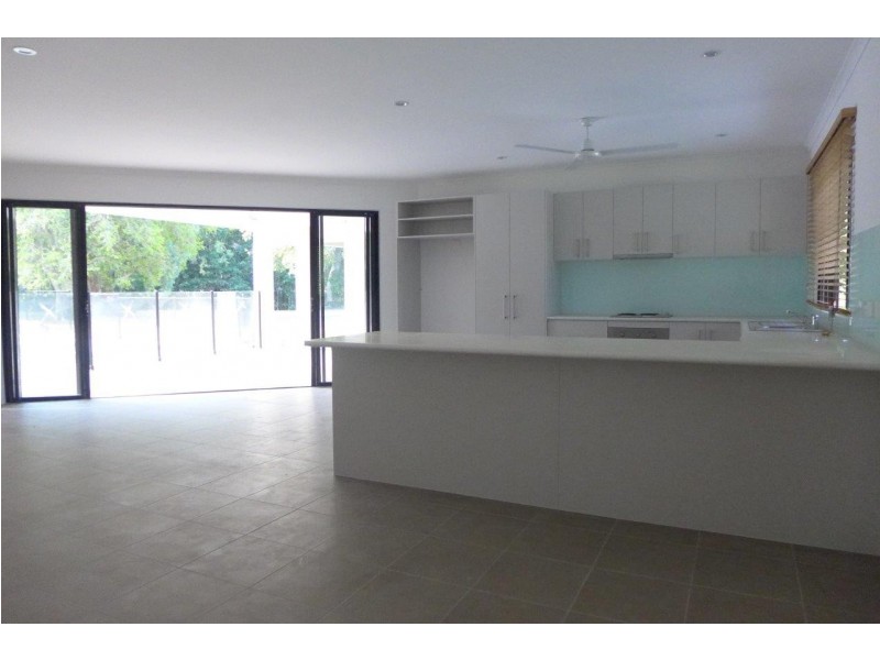 28 Evergreen St, Clifton Beach QLD 4879