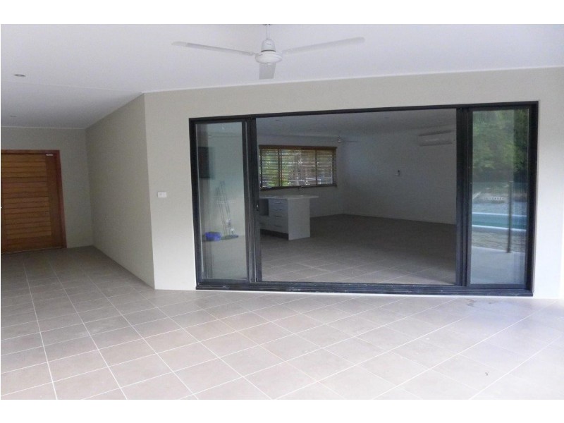 28 Evergreen St, Clifton Beach QLD 4879