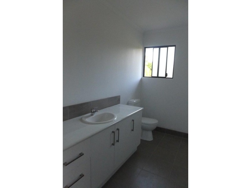 28 Evergreen St, Clifton Beach QLD 4879