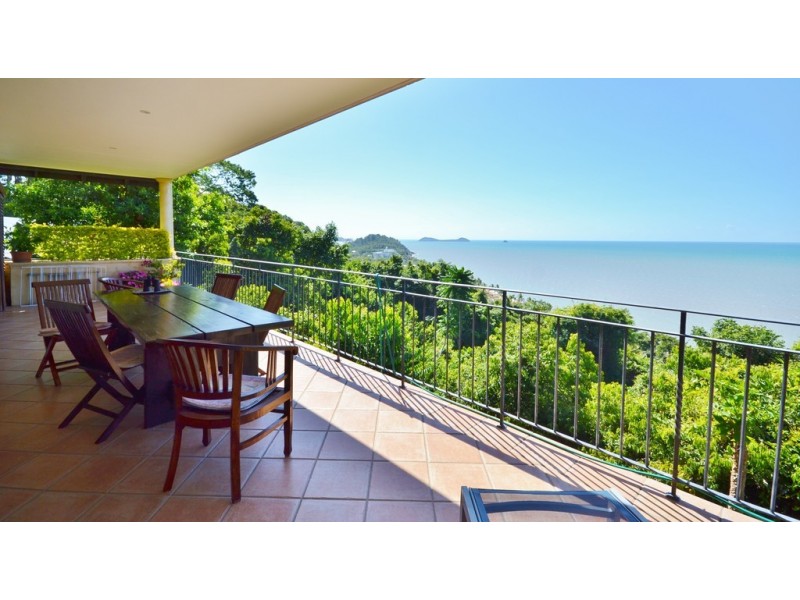 24/7 Tari Place, Trinity Beach QLD 4879