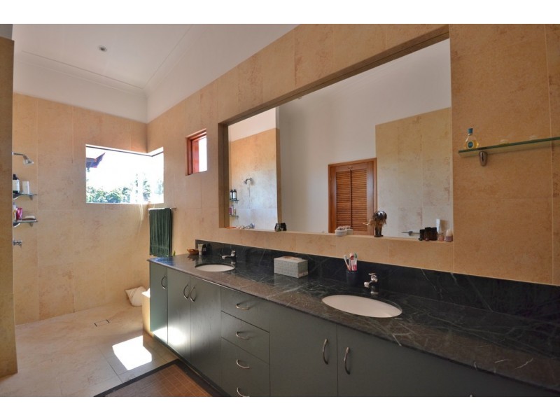 24/7 Tari Place, Trinity Beach QLD 4879