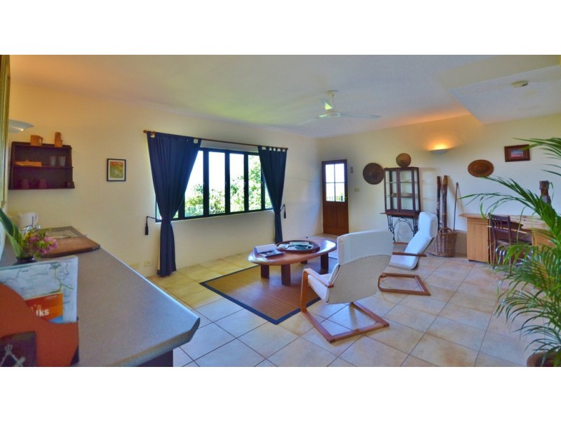 24/7 Tari Place, Trinity Beach QLD 4879
