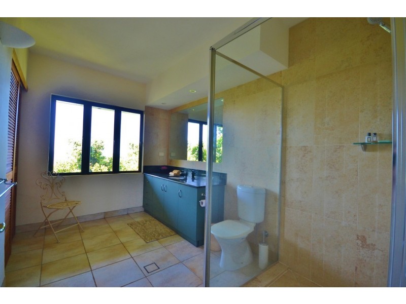 24/7 Tari Place, Trinity Beach QLD 4879