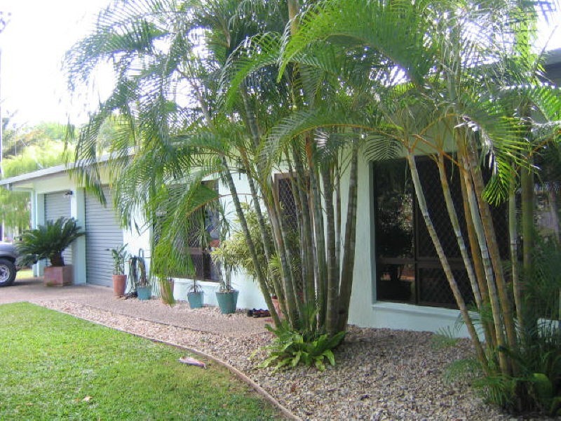 Clifton Beach QLD 4879