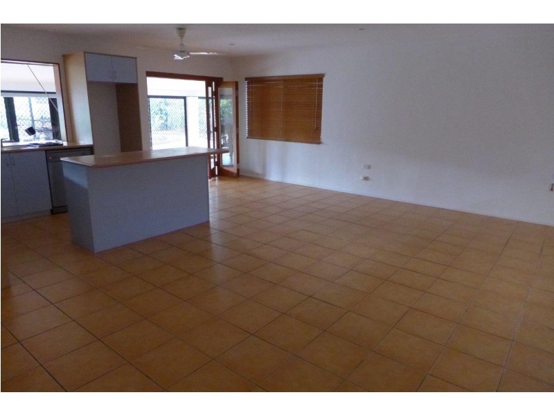 18 Rabaul Street, Trinity Beach QLD 4879