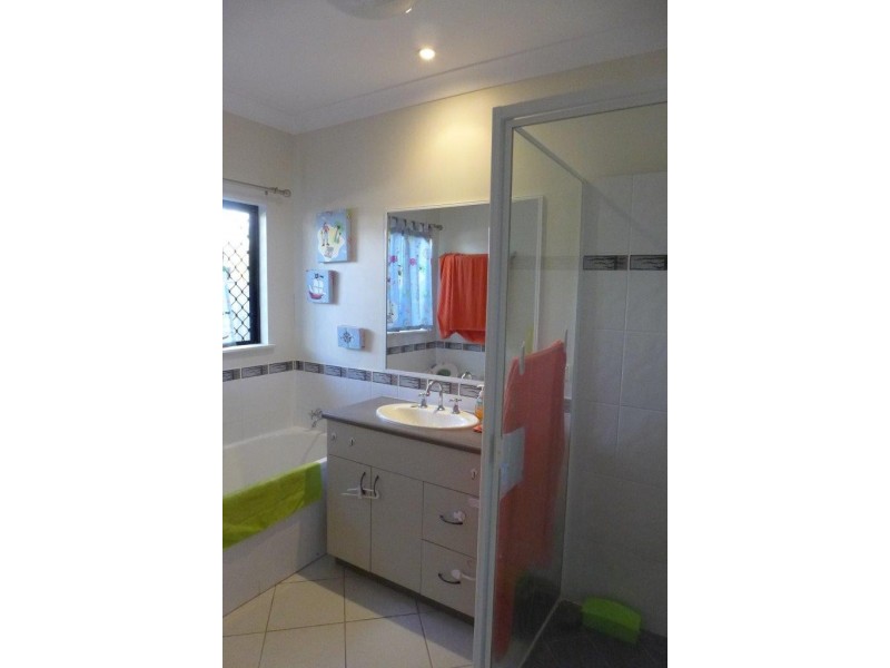 15 Howie Close, Kewarra Beach QLD 4879