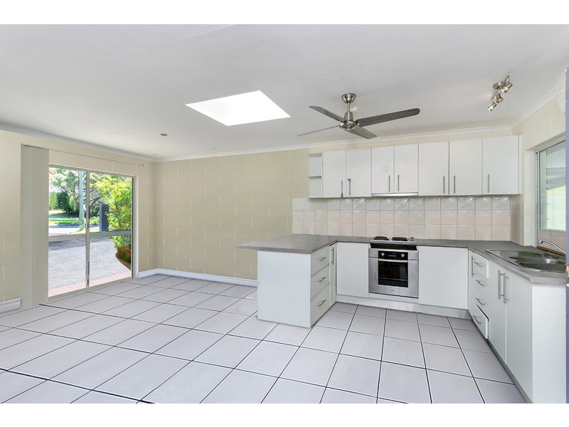 18 Hope Street, Clifton Beach QLD 4879