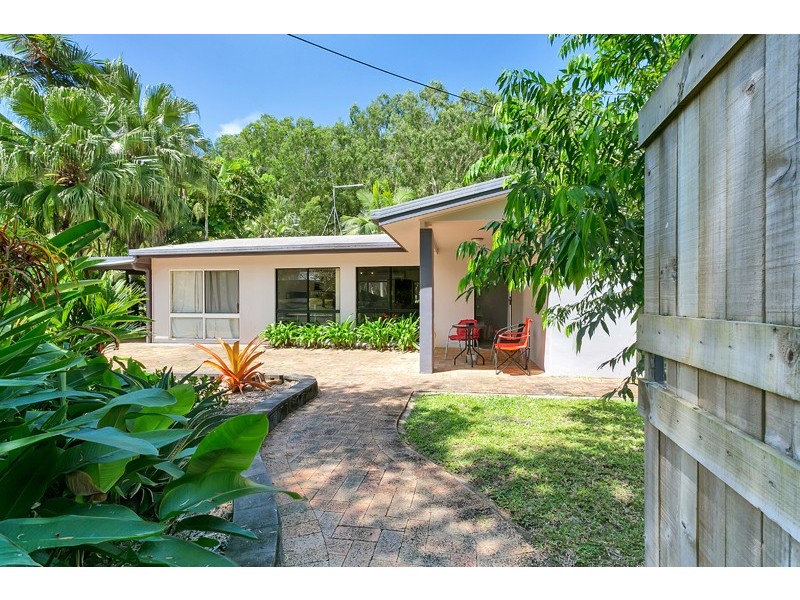 18 Hope Street, Clifton Beach QLD 4879