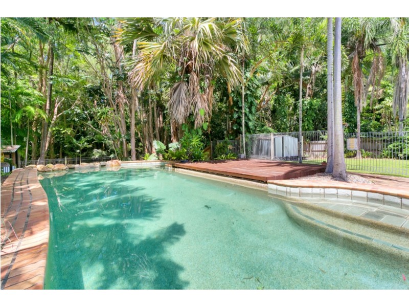 18 Hope Street, Clifton Beach QLD 4879