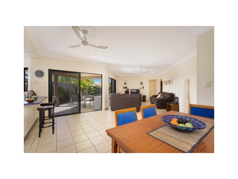 5 Macarthur Close, Palm Cove QLD 4879