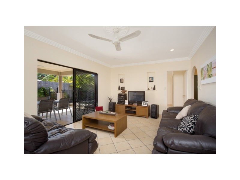 5 Macarthur Close, Palm Cove QLD 4879