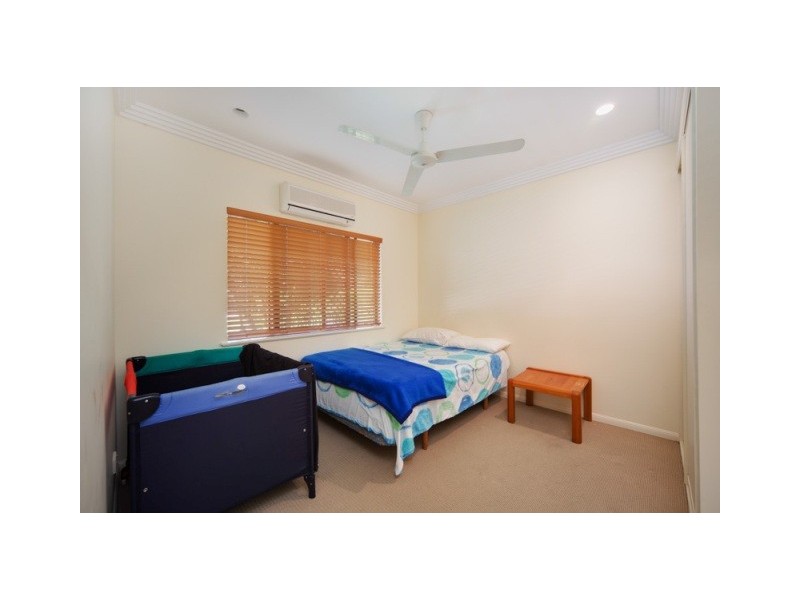 5 Macarthur Close, Palm Cove QLD 4879