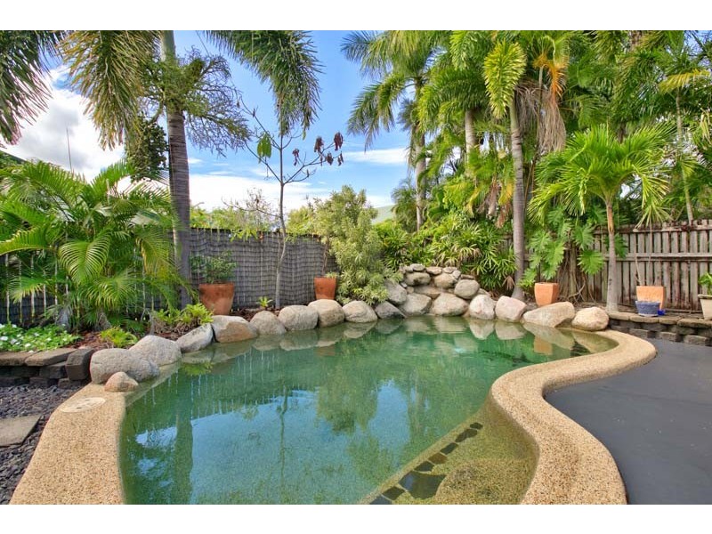 6 Squeaky Close, Kewarra Beach QLD 4879