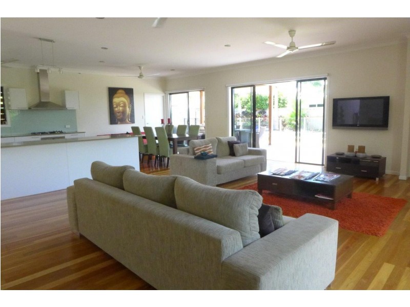 11 Norwood Crescent, Trinity Park QLD 4879