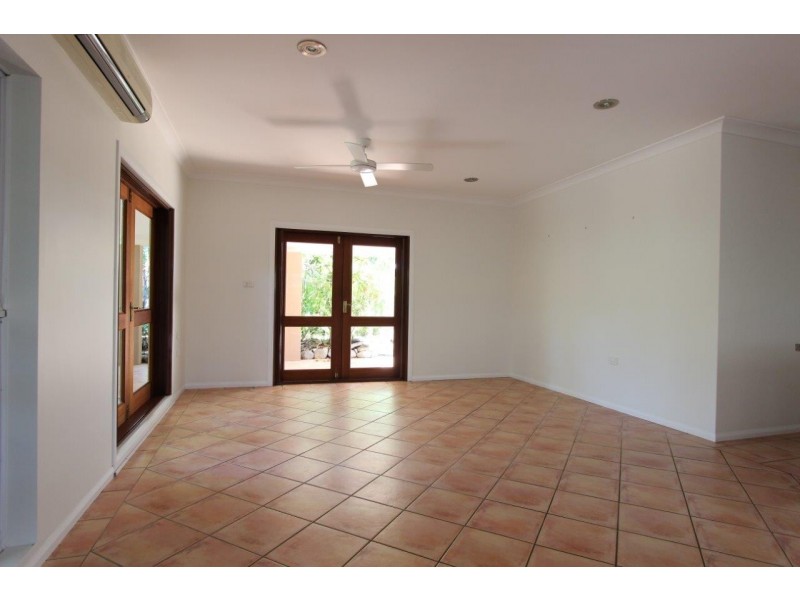 4 Bondi Crescent, Kewarra Beach QLD 4879