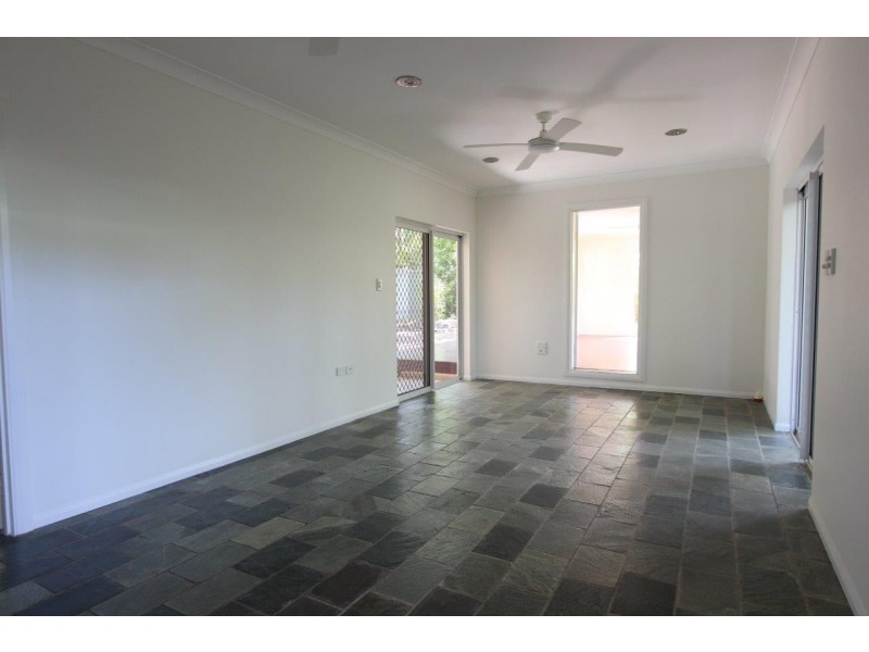 4 Bondi Crescent, Kewarra Beach QLD 4879