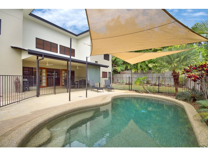 Clifton Beach QLD 4879