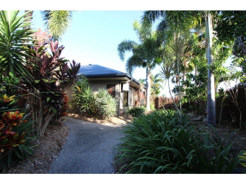 14 Teewah Close, Kewarra Beach QLD 4879