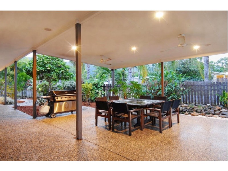 Clifton Beach QLD 4879