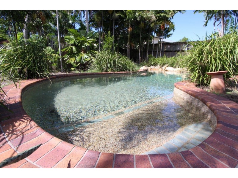 84 Trinity Beach Road, Trinity Beach QLD 4879