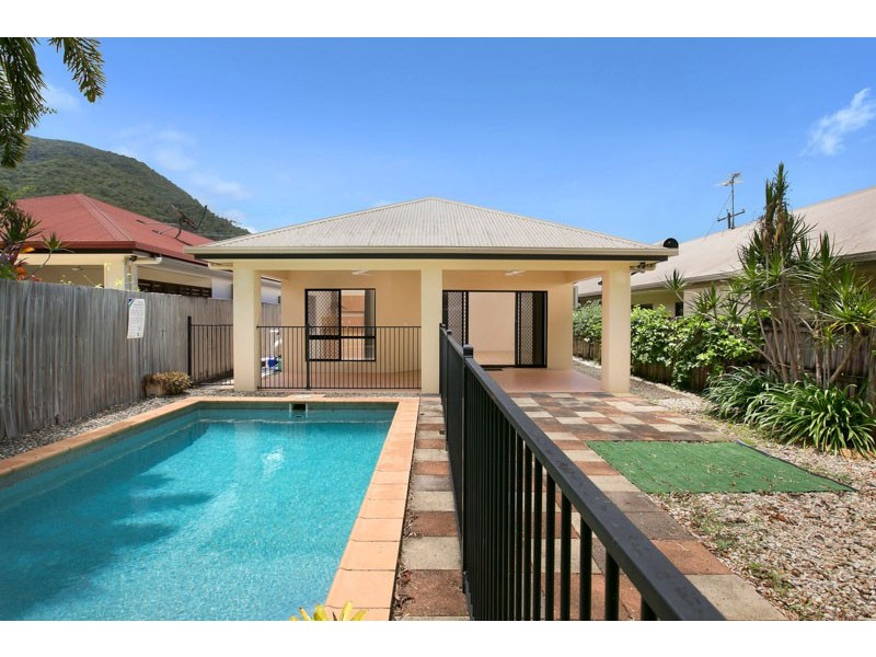 Palm Cove QLD 4879