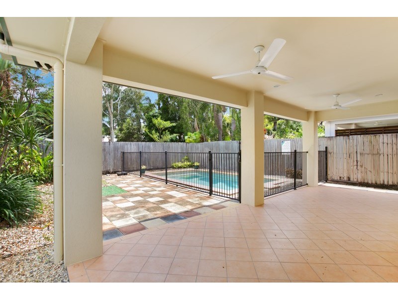Palm Cove QLD 4879
