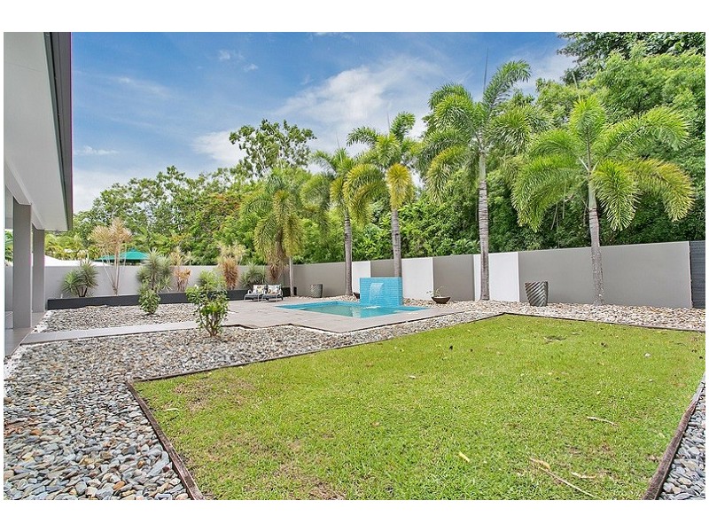 11 Bramble Street, Clifton Beach QLD 4879