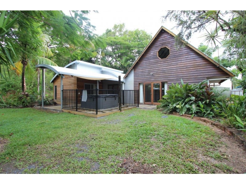 10 Strombus Ave, Trinity Beach QLD 4879