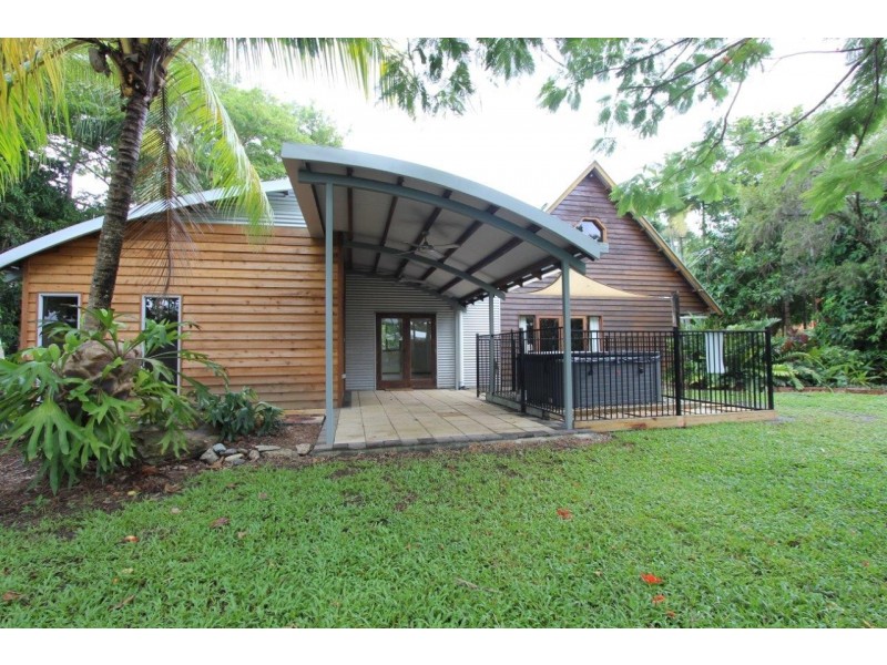 10 Strombus Ave, Trinity Beach QLD 4879