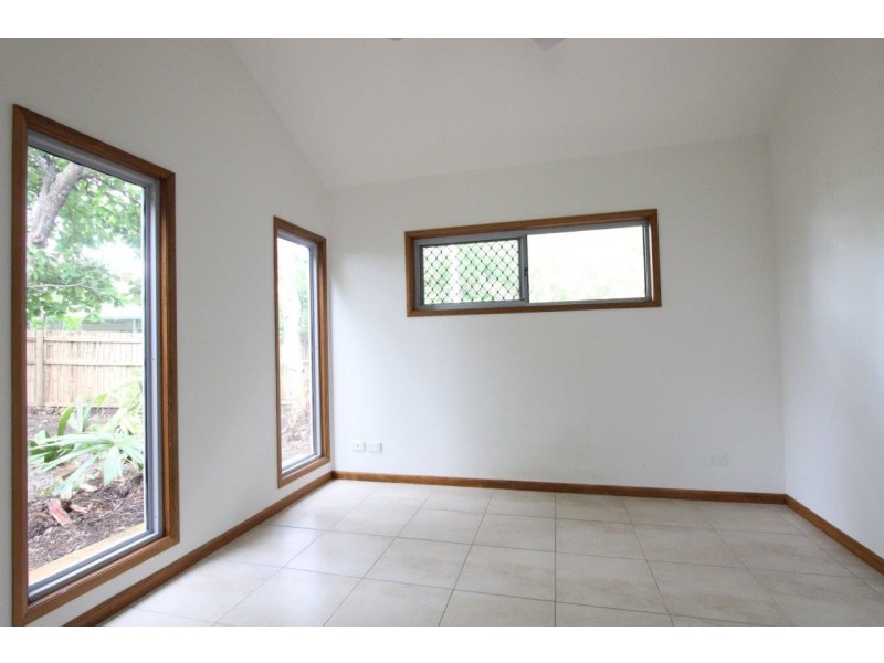 10 Strombus Ave, Trinity Beach QLD 4879